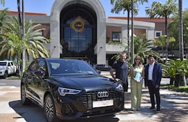 Entrega de auto 0 km a ganador del sorteo “En cada Navidad en delSol, nace la ilusión”.