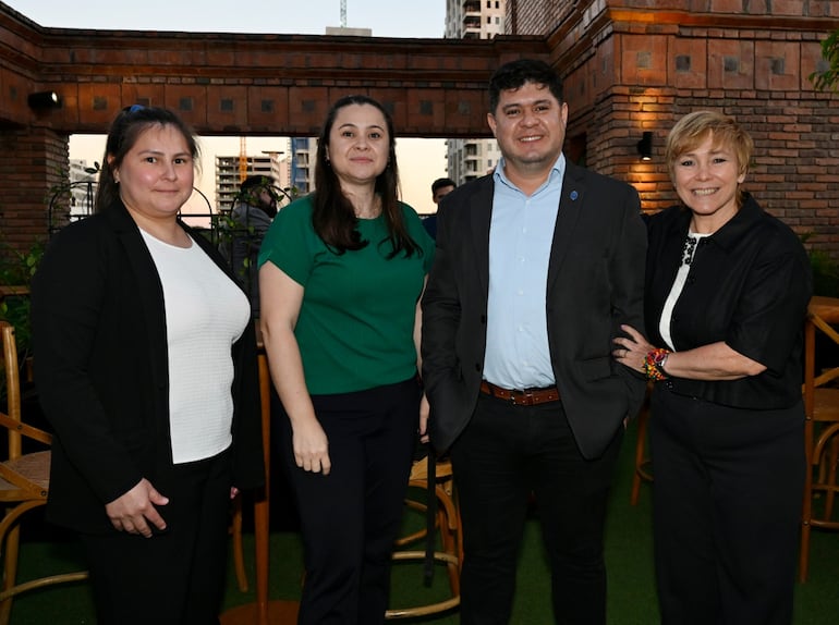 Hebe Vera, Selva Rolón, Rodrigo Benítez y Olga Cavalli.