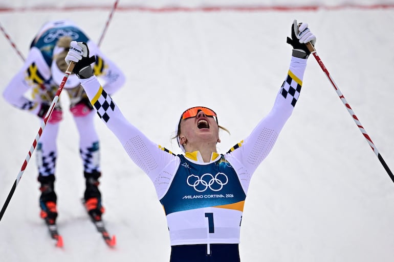 La sueca Linn Svahn festeja a lo grande su conquista dorada en Milano-Cortina 2026.