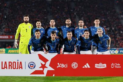 Los jugadores de la selección paraguaya en la foto previa al amistoso internacional frente a Chile en el estadio Nacional, en Santiago, Chile.