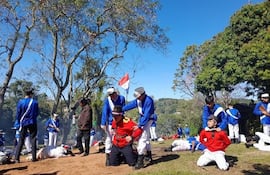 Jóvenes reviven con orgullo los momentos de la Guerra de Piribebuy.