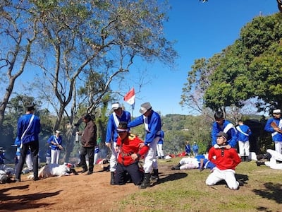Jóvenes reviven con orgullo los momentos de la Guerra de Piribebuy.