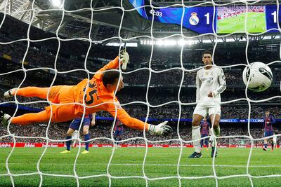 Jude Bellingham anota el segundo gol para el Real Madrid. (AFP).