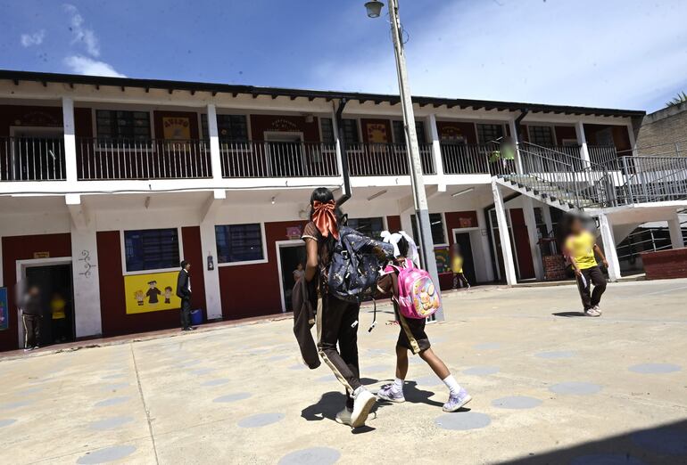En la escuela Básica San Francisco y San Blas, siguen sin los útiles escolares.