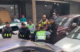La pelea no pasó a mayores pero hubo golpes de puños de ambos lados.