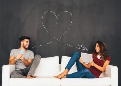 Imagen de referencia. El amor en tiempos modernos.