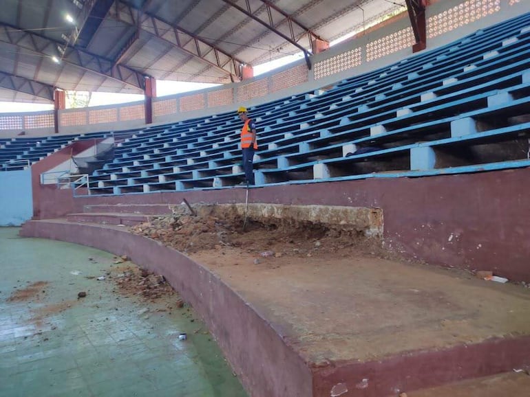 Inicia millonaria refacción del Estadio Ycuá Pytã de Villarrica.