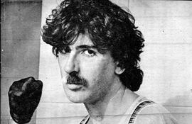 Charly García en Revista Pelo, año XIV, número 191, 1983, pág. 9.