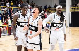 Olimpia Kings derrotó a Oberá TC en la primera fecha del Grupo A de la Liga Sudamericana de Básquetbol 2025.