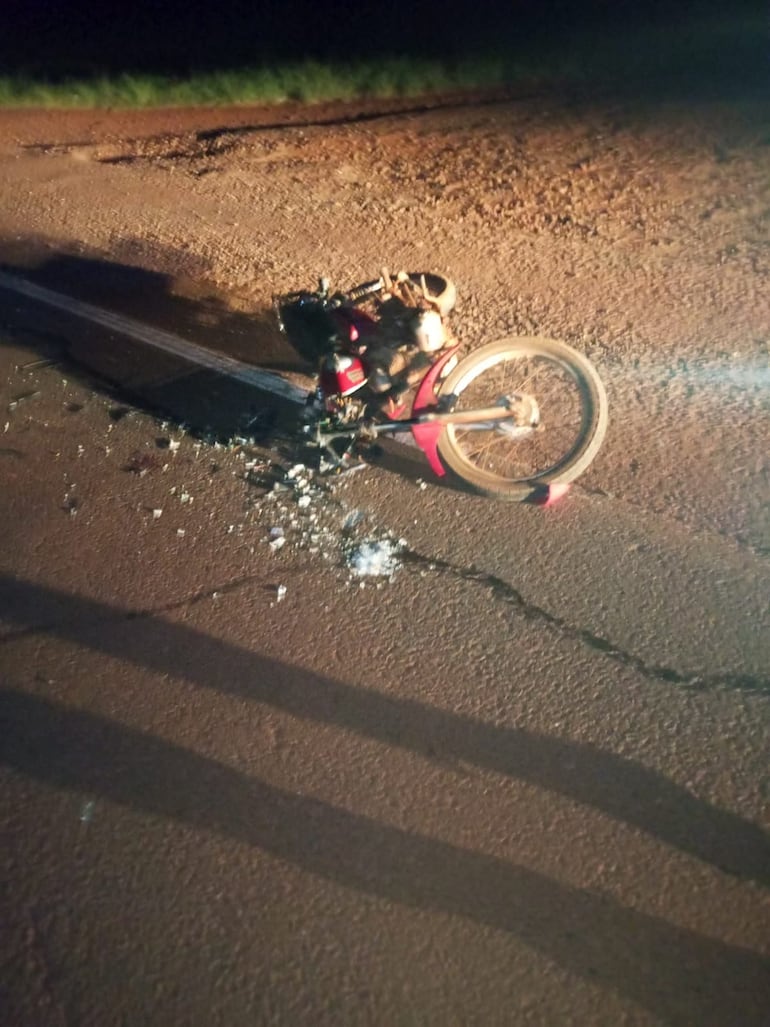 Investigan accidente de tránsito tras hallazgo de una motocicleta chocada y su conductor sin vida en la ruta PY06