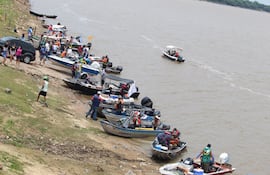 Puerto Antequera vivió un fin de semana de pesca y fiesta pese a la lluvia