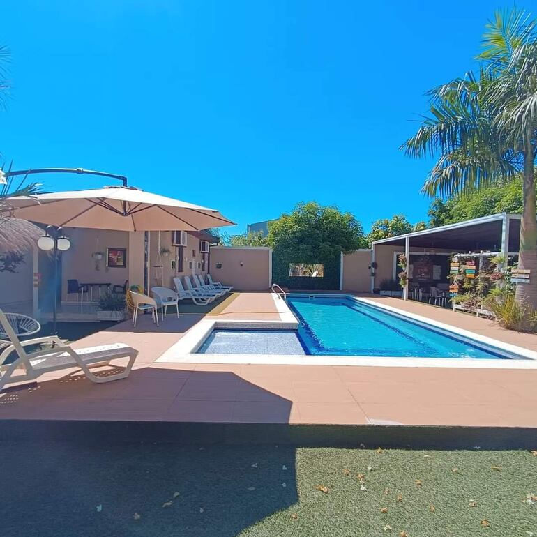 Hotel Los Ayres en Coronel Oviedo.