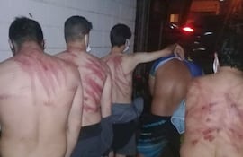 Detenidos por marinos, moradores del barrio San Miguel de Ciudad del Este fueron torturados en una base naval en junio de 2020.