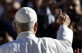 El papa León XIV durante la audiencia general semanal en la plaza de San Pedro, Ciudad del Vaticano, este miércoles.