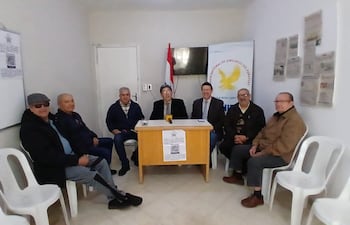 La Unión Nacional de Jubilados del Paraguay piden al presidente, Santiago Peña pidió la remoción de los consejeros Emilio Argaña y José Jara Rojas.