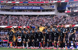 Los jugadores de Paraguay posan para una foto de equipo antes del partido del Grupo D de la Copa Mundial de la FIFA 2026 entre Estados Unidos y Paraguay en el Los Angeles Stadium, en Los Ángeles, California.
