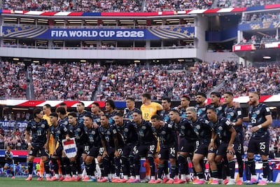 Los jugadores de Paraguay posan para una foto de equipo antes del partido del Grupo D de la Copa Mundial de la FIFA 2026 entre Estados Unidos y Paraguay en el Los Angeles Stadium, en Los Ángeles, California.