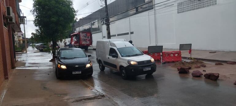 Eduardo San Martin San Pablo. Cierre genera caos en el tránsito.