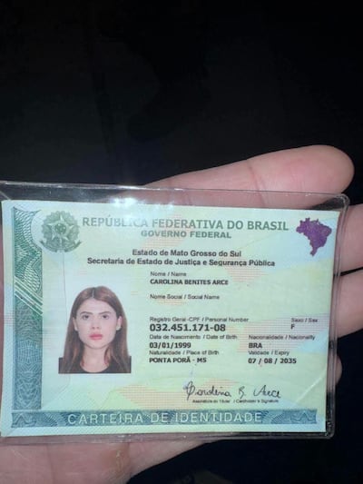 Documento brasileño de Carolina Benítez Arce, quien fue asesinada en plena vía pública.