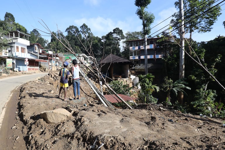 Sri Lanka, un país en Asia del Sur, que enfrenta desastres naturales, además de crisis por deuda y mala gestión gubernamental.