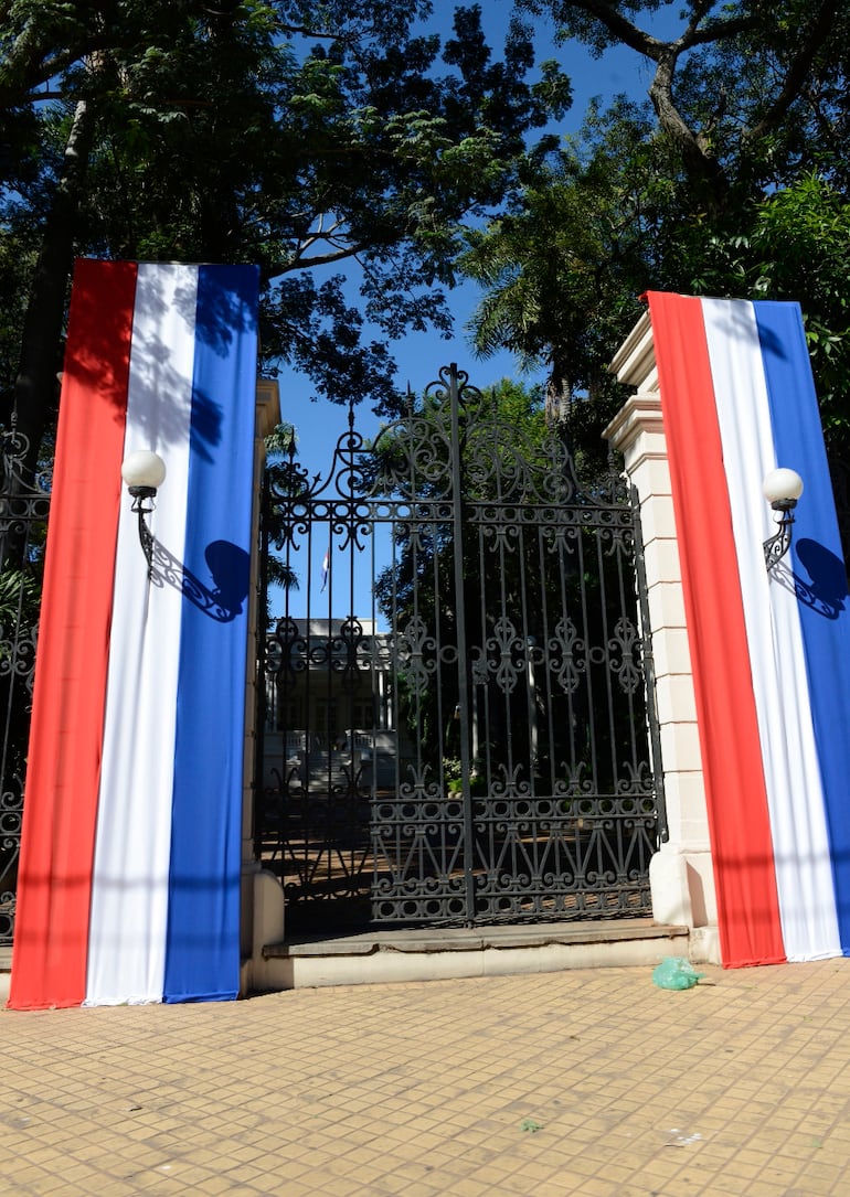 Imagen de uno de los accesos a Mburuvicha Róga.