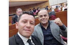 De "segundo mejores amigos" se trataban Javier "Chaqueñito" Vera y Basilio "Bachi" Núñez hasta hace no mucho, y que ya las recurrentes denuncias era simples señalas de que estaban "cabalgando".