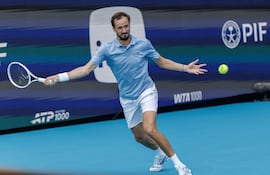Daniil Medvedev (30 años) sudó más de la cuenta para vencer a Rei Sakamoto.