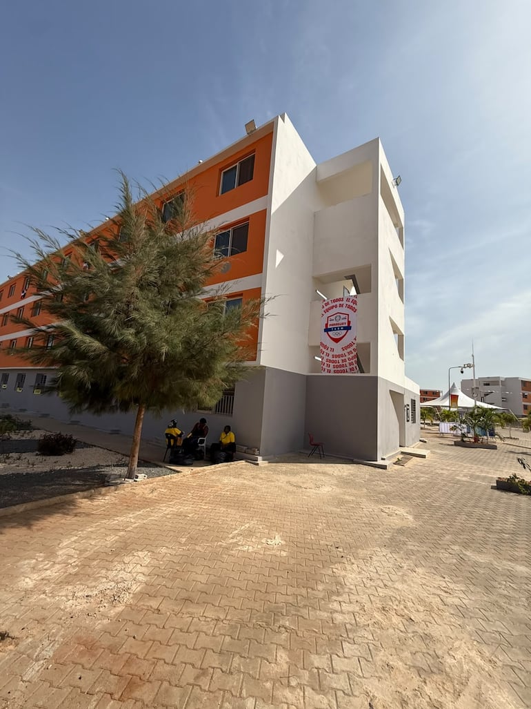 La Villa Olímpica de Dakar ya tiene los colores de Paraguay.
