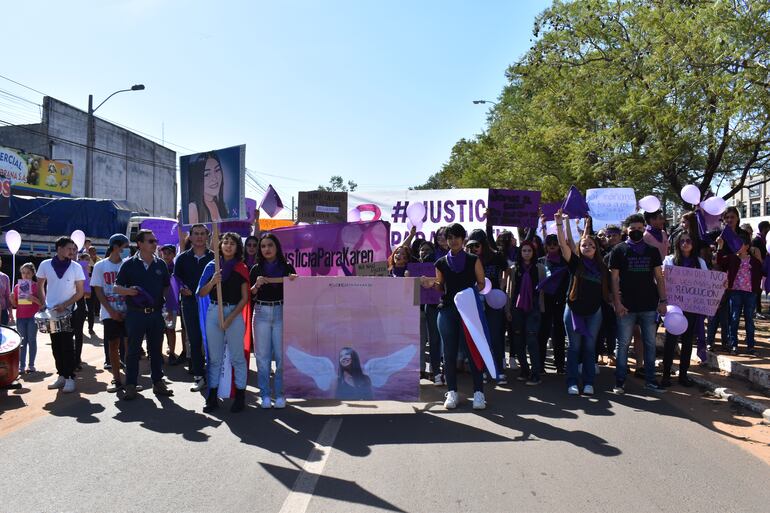 En San Pedro de Ycuamandyyú, marchan y piden captura del asesino de Karen