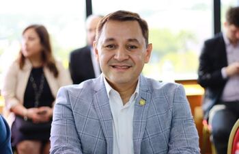 El diputado Néstor Castellano (ANR, HC) respalda al Ejecutivo, pero también reclamó el “ataque” a intendentes.