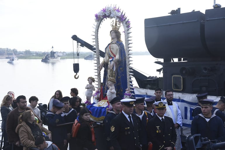 Las festividades litúrgicas comenzaron con la tradicional procesión náutica, que traslada la venerada imagen de la Virgen Nuestra Señora de la Asunción por las aguas del río Paraguay.
