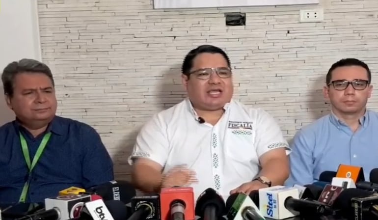 Conferencia de prensa del fiscal general de Bolivia Roger Mariaca