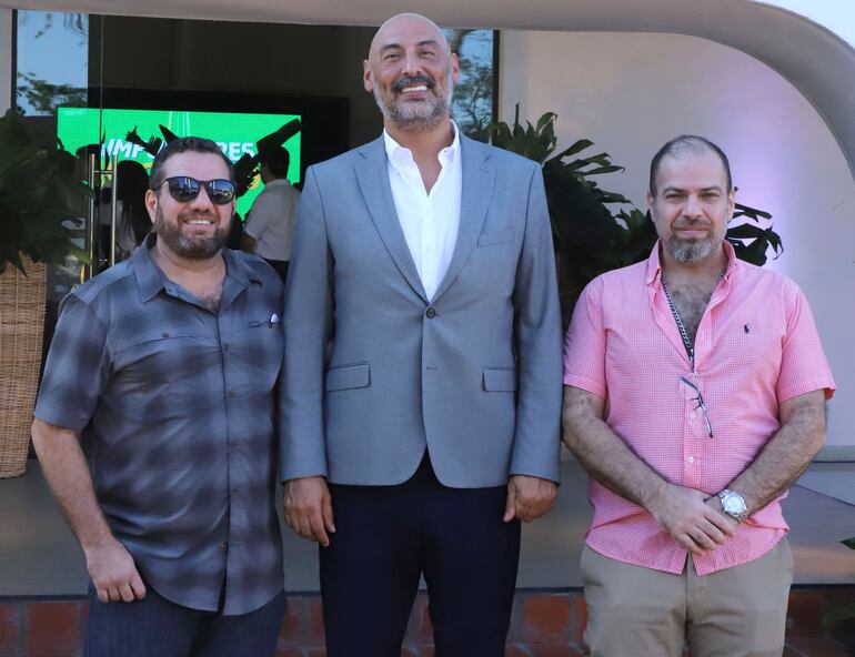 Rodolfo Yambay, Raúl Zapag y Víctor Yambay.