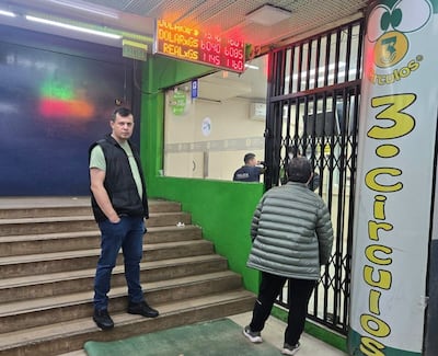 Una de las casas de cambios violentadas por los delincuentes.