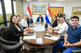 Tras la reunión de la mesa directiva de hoy diputados opositores alertaron de que el pedido de juicio político contra ministro de Corte podrían aprovechar los cartista para el apriete o instalar una "Corte a medida".