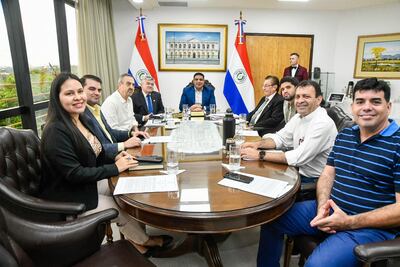 Tras la reunión de la mesa directiva de hoy diputados opositores alertaron de que el pedido de juicio político contra ministro de Corte podrían aprovechar los cartista para el apriete o instalar una "Corte a medida".