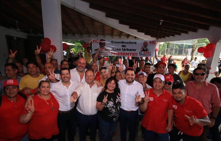 Asunción: en plena crisis de la basura, Bello y su Gabinete hacen campaña por Camilo