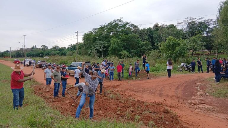 Ciudadanos declaran asueto comunitario e inician movilización por crisis vial