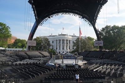 Cuadrilátero "La Garra" que albergará la velada de artes marciales mixtas el domingo 14 de junio con motivo del 80 cumpleaños del presidente de Estados Unidos, Donald Trump, en los jardines de la Casa Blanca, en Washington.