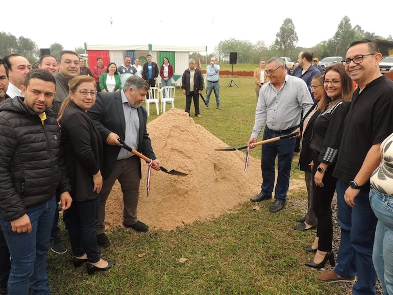 Paladar inicial de la construcción de la USF de Paso Yobái.