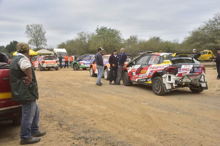 Los autos ingresaron ayer por la tarde a la zona de colocación de los GPS para hacer el seguimiento de los mismos.