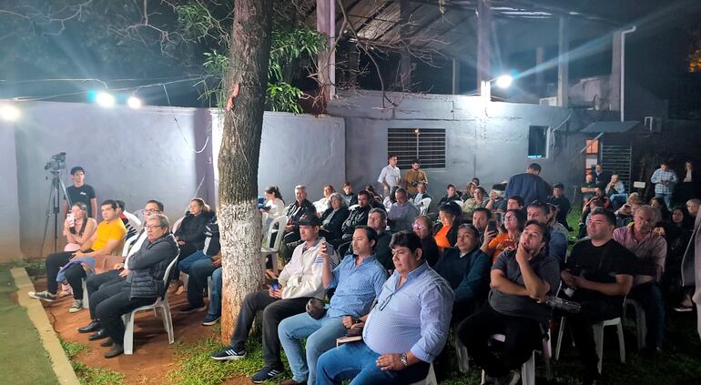 Referentes opositores de Fernando de la Mora, anoche.