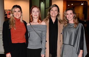 Bruna Mayer, Gabriela Stragliotto, Juliane Fuganti y Karina Amadori.