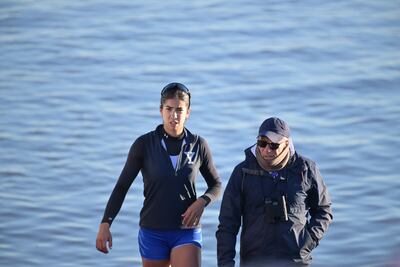 La remera paraguaya Nicole Martínez en la Eliminatoria del remo femenino en los Juegos Panamericanos Junior Asunción 2025.