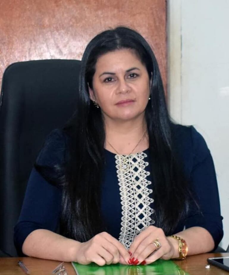 Carina Frutos Recalde, juez.