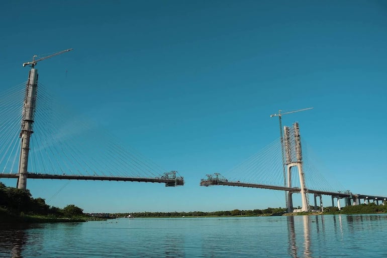 Puente atirantado de la bioceanica en el chaco