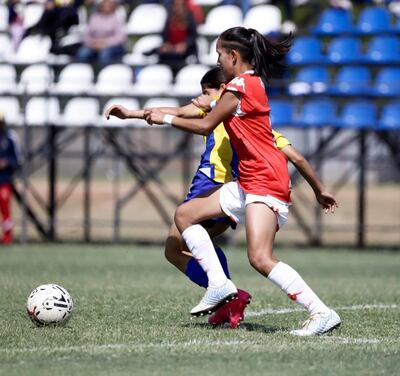 La rojita Mikalia Duarte en el {ultimo partido de General Caballero vs Sportivo Luqeño, ambos equipos clasificados