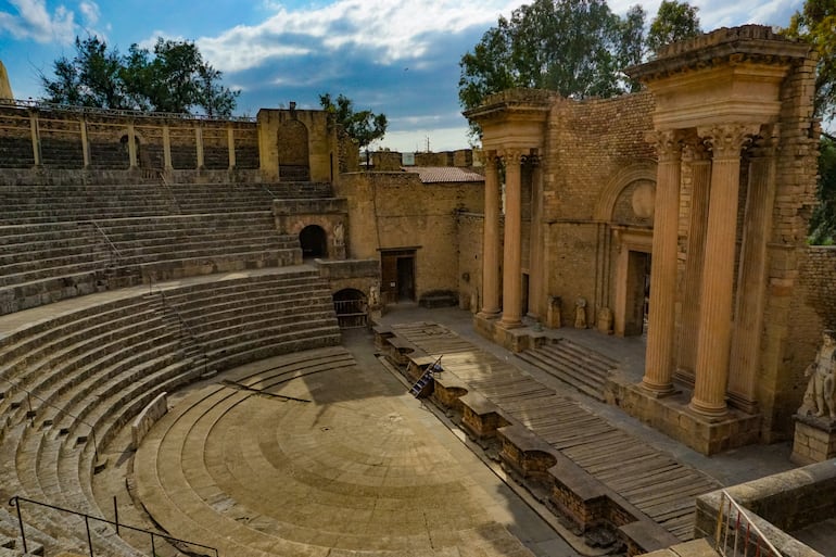 Ruinas del teatro romano, Guelma, Argelia.