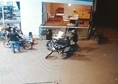 El asalto fue captado por cámaras de circuito cerrado.