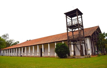 Avanza intervención clave en la sacristía del templo histórico de Yaguarón.